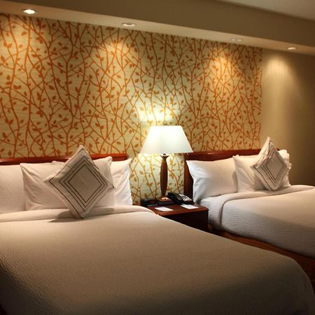 Fairfield Inn & Suites Дентън Екстериор снимка