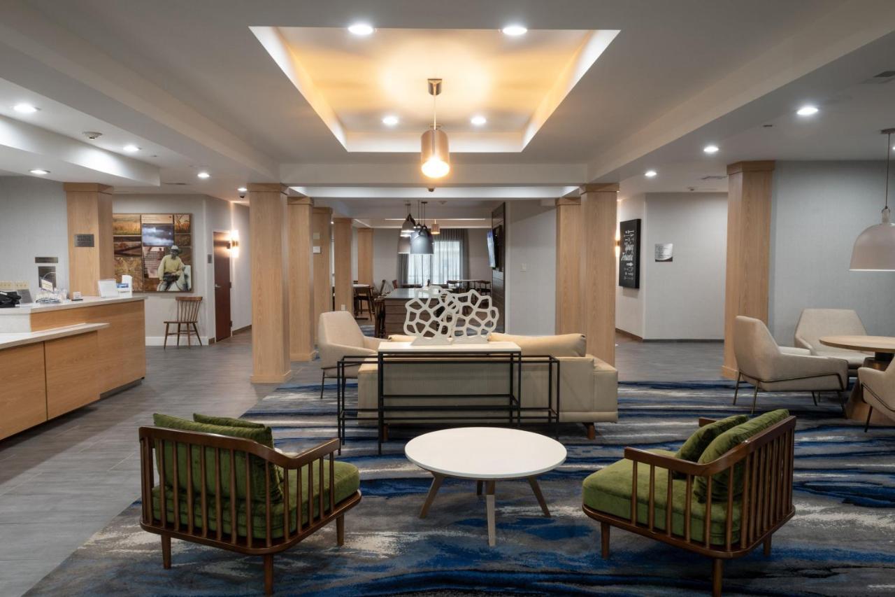 Fairfield Inn & Suites Дентън Екстериор снимка