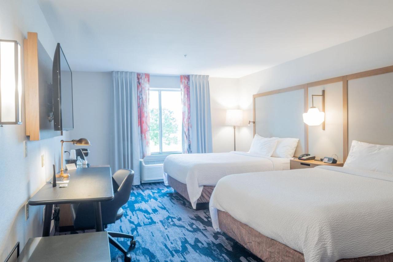 Fairfield Inn & Suites Дентън Екстериор снимка
