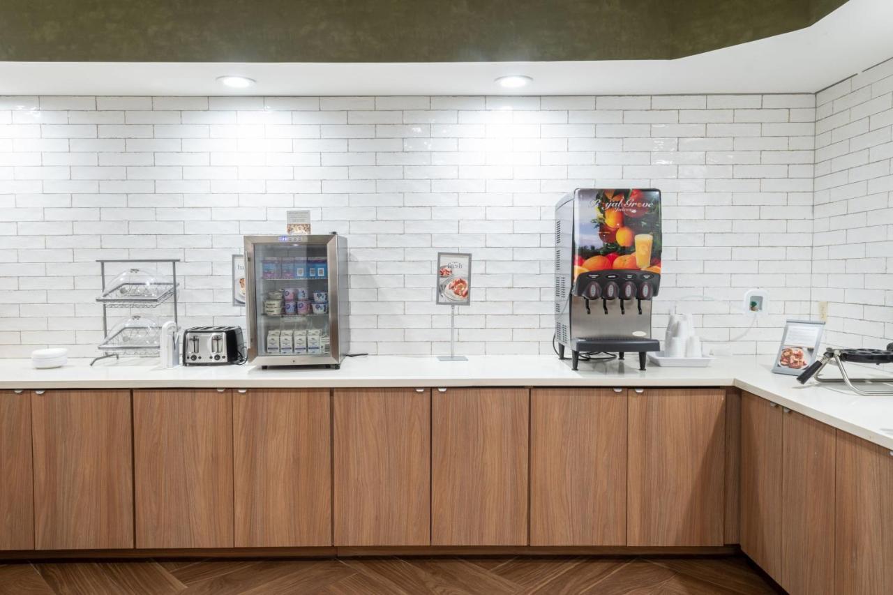 Fairfield Inn & Suites Дентън Екстериор снимка