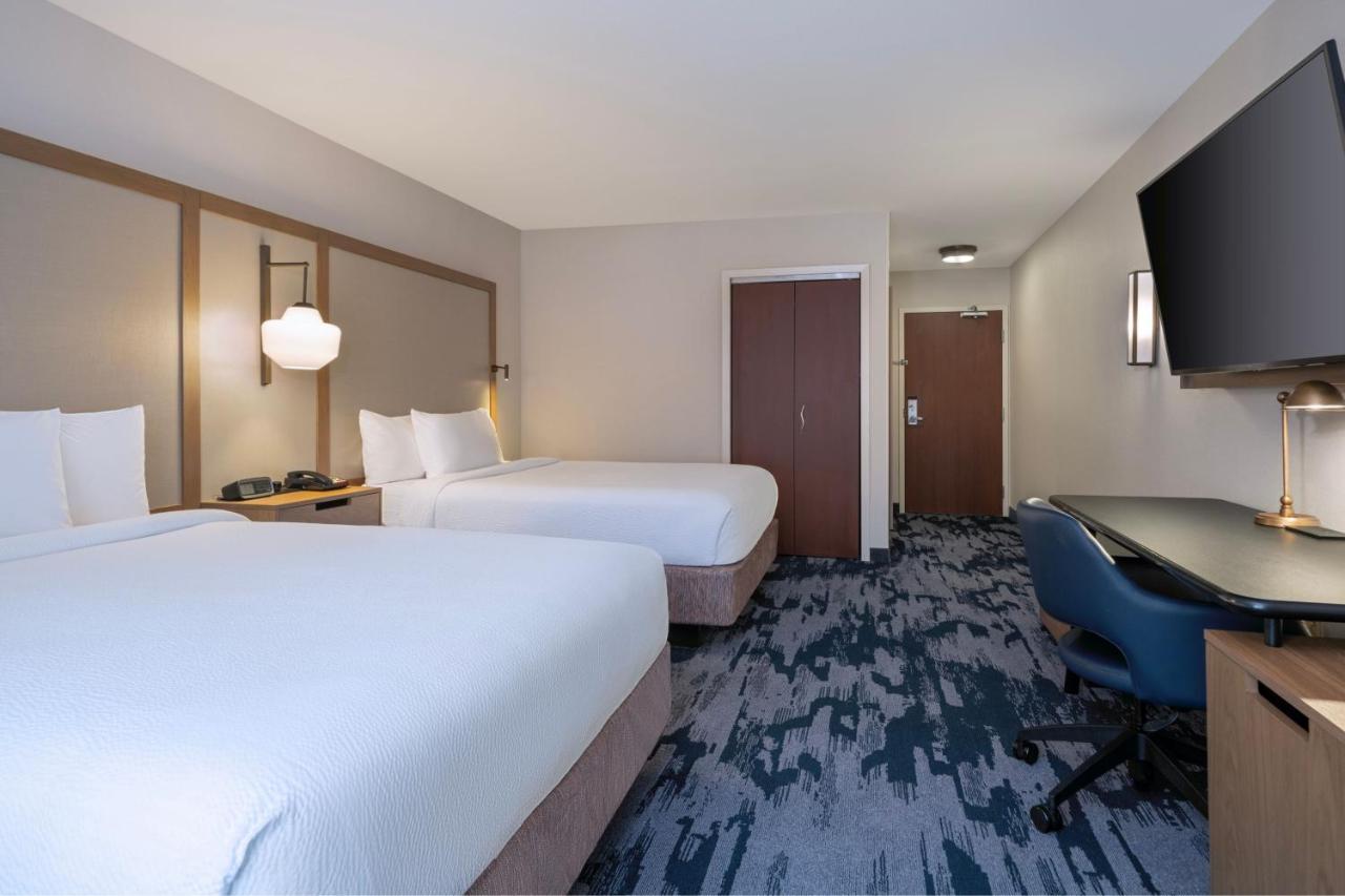 Fairfield Inn & Suites Дентън Екстериор снимка