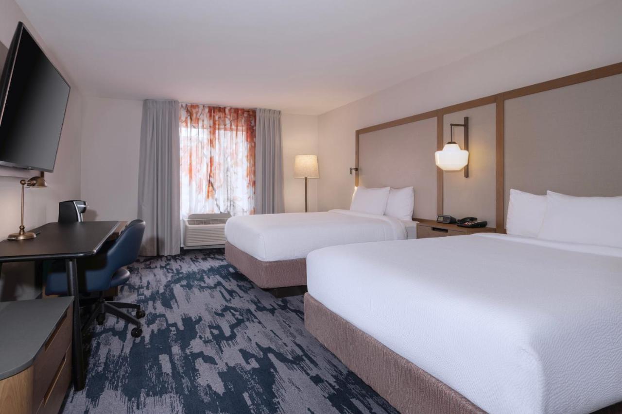 Fairfield Inn & Suites Дентън Екстериор снимка