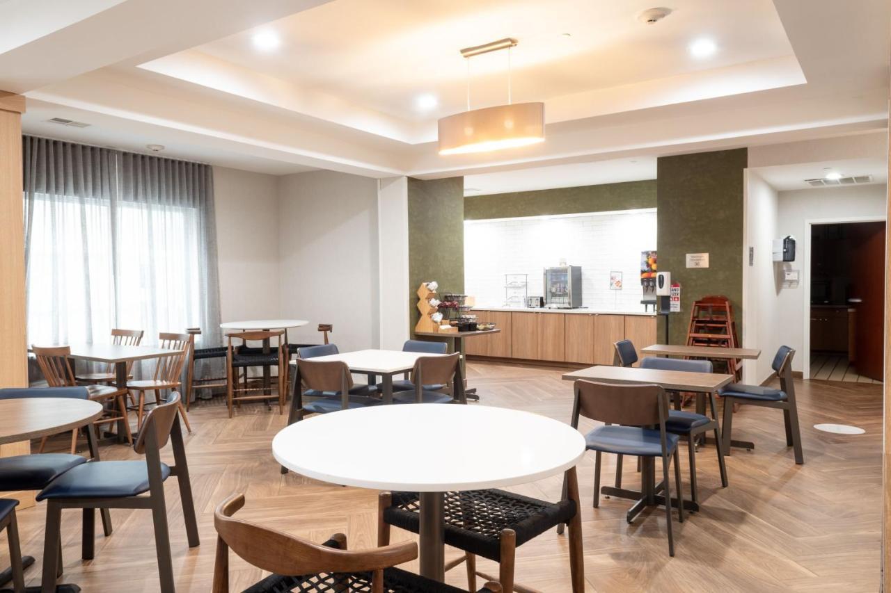 Fairfield Inn & Suites Дентън Екстериор снимка