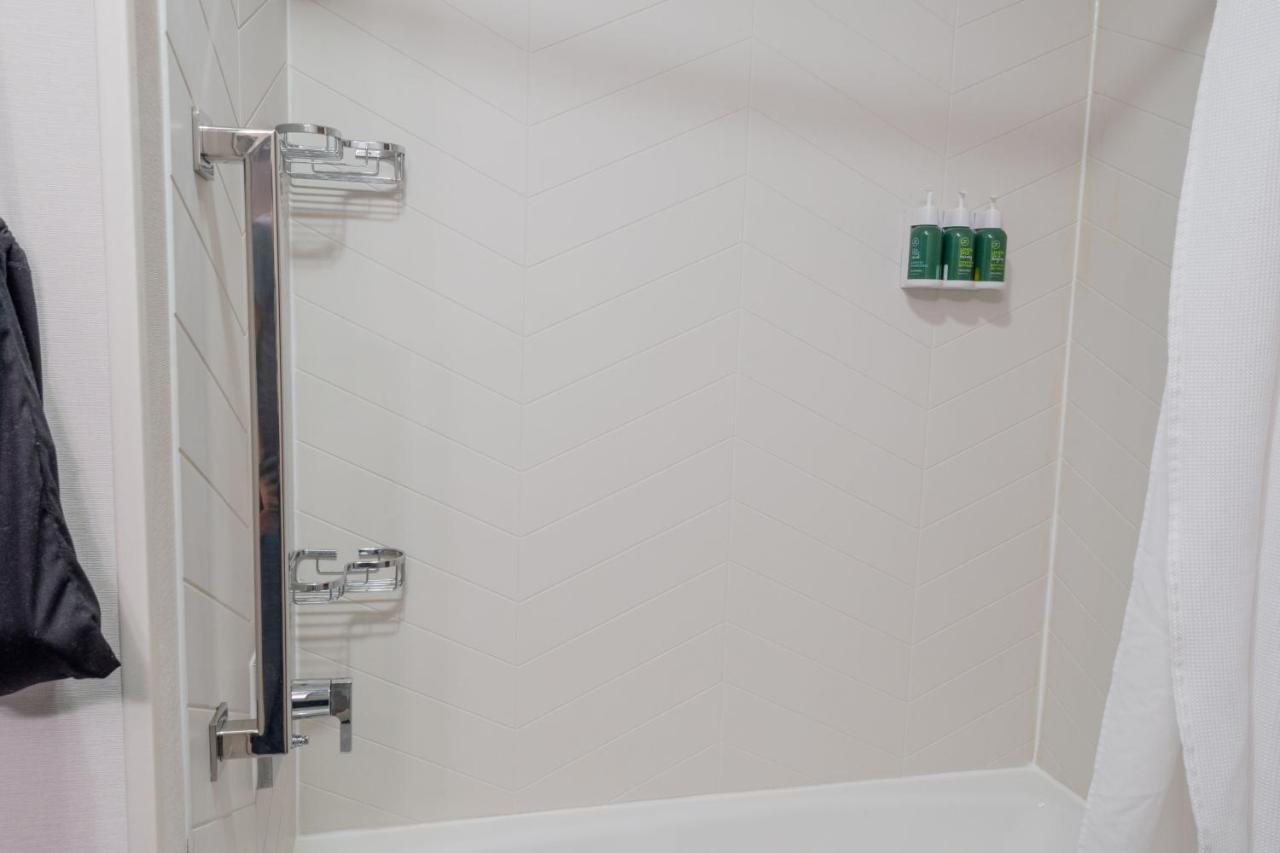 Fairfield Inn & Suites Дентън Екстериор снимка