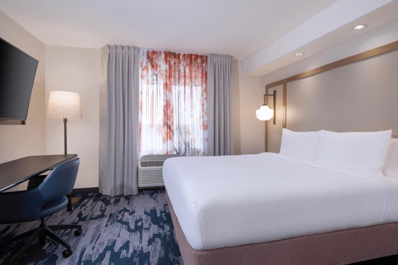Fairfield Inn & Suites Дентън Екстериор снимка