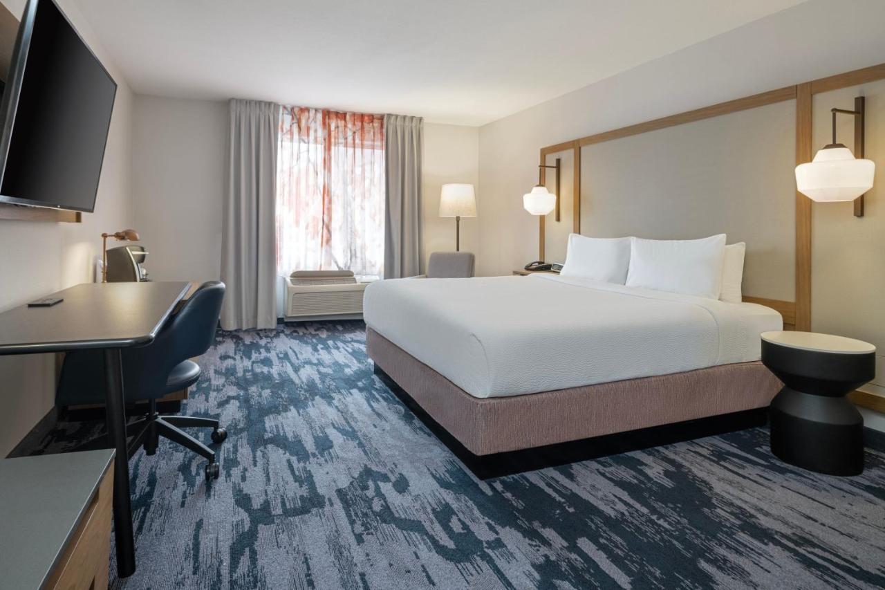 Fairfield Inn & Suites Дентън Екстериор снимка