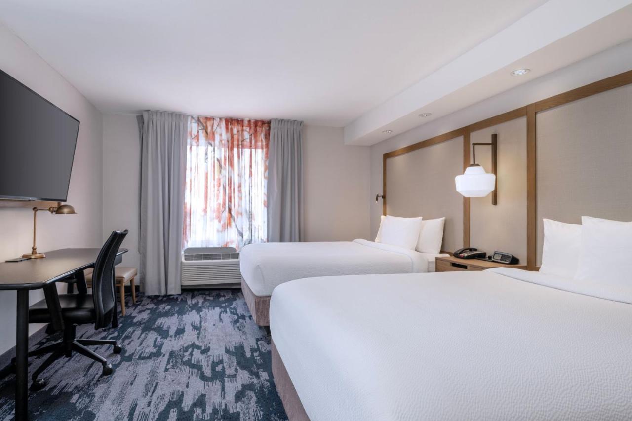 Fairfield Inn & Suites Дентън Екстериор снимка