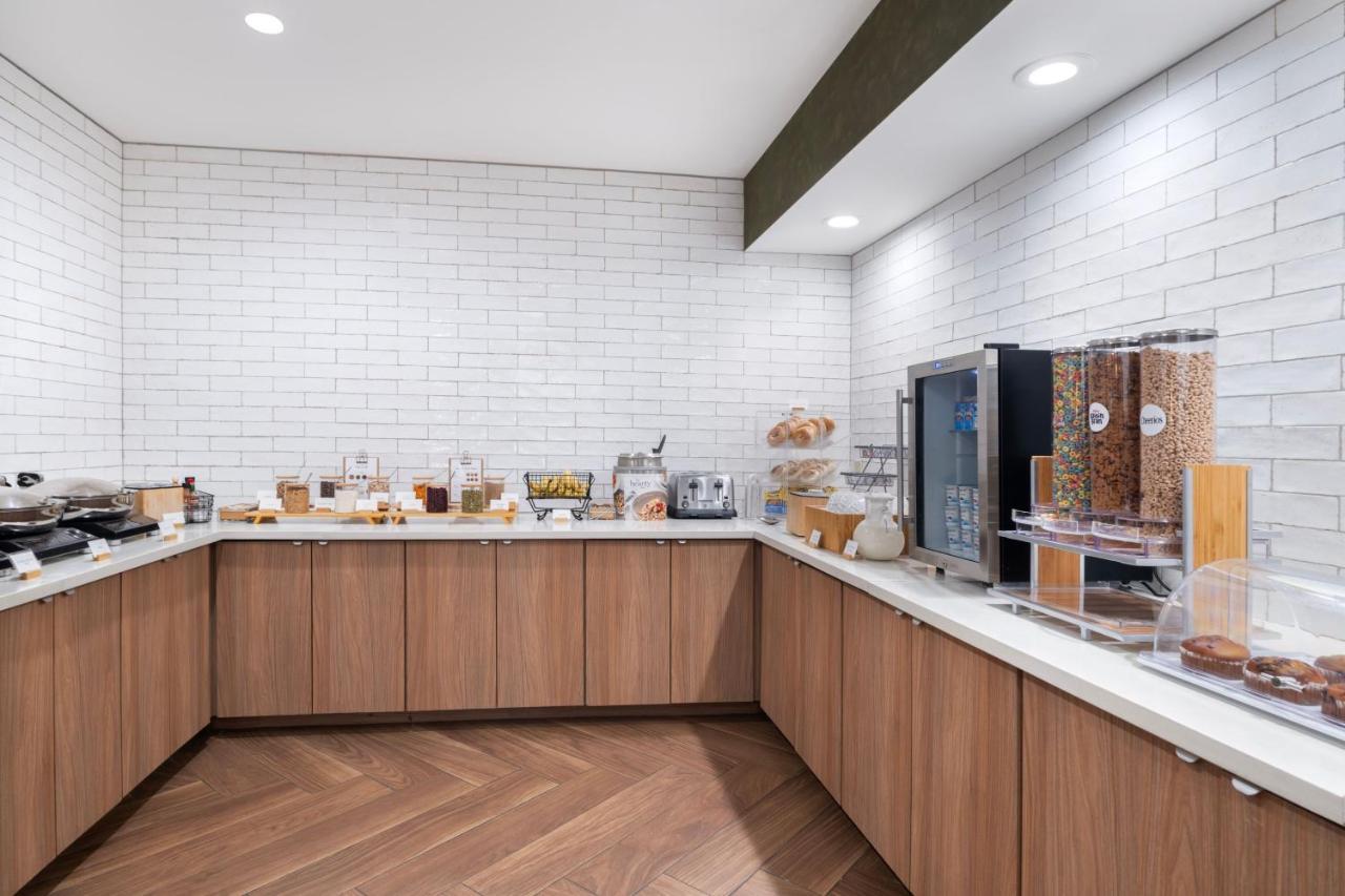 Fairfield Inn & Suites Дентън Екстериор снимка