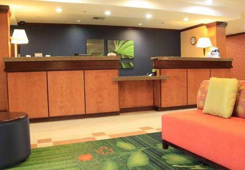 Fairfield Inn & Suites Дентън Екстериор снимка