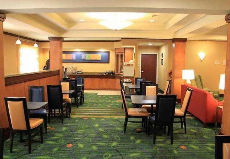 Fairfield Inn & Suites Дентън Екстериор снимка