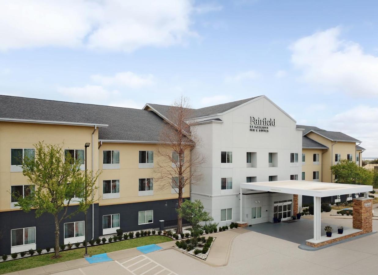 Fairfield Inn & Suites Дентън Екстериор снимка