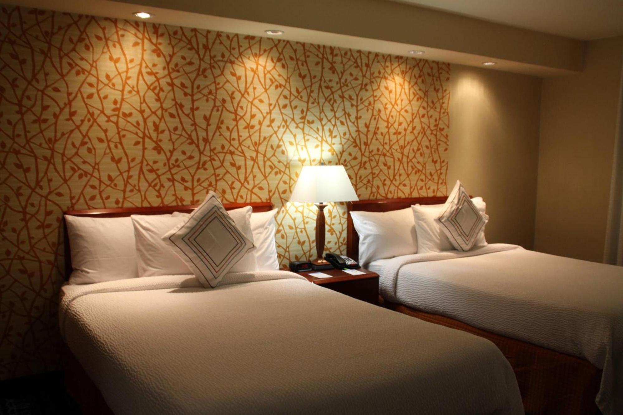Fairfield Inn & Suites Дентън Екстериор снимка