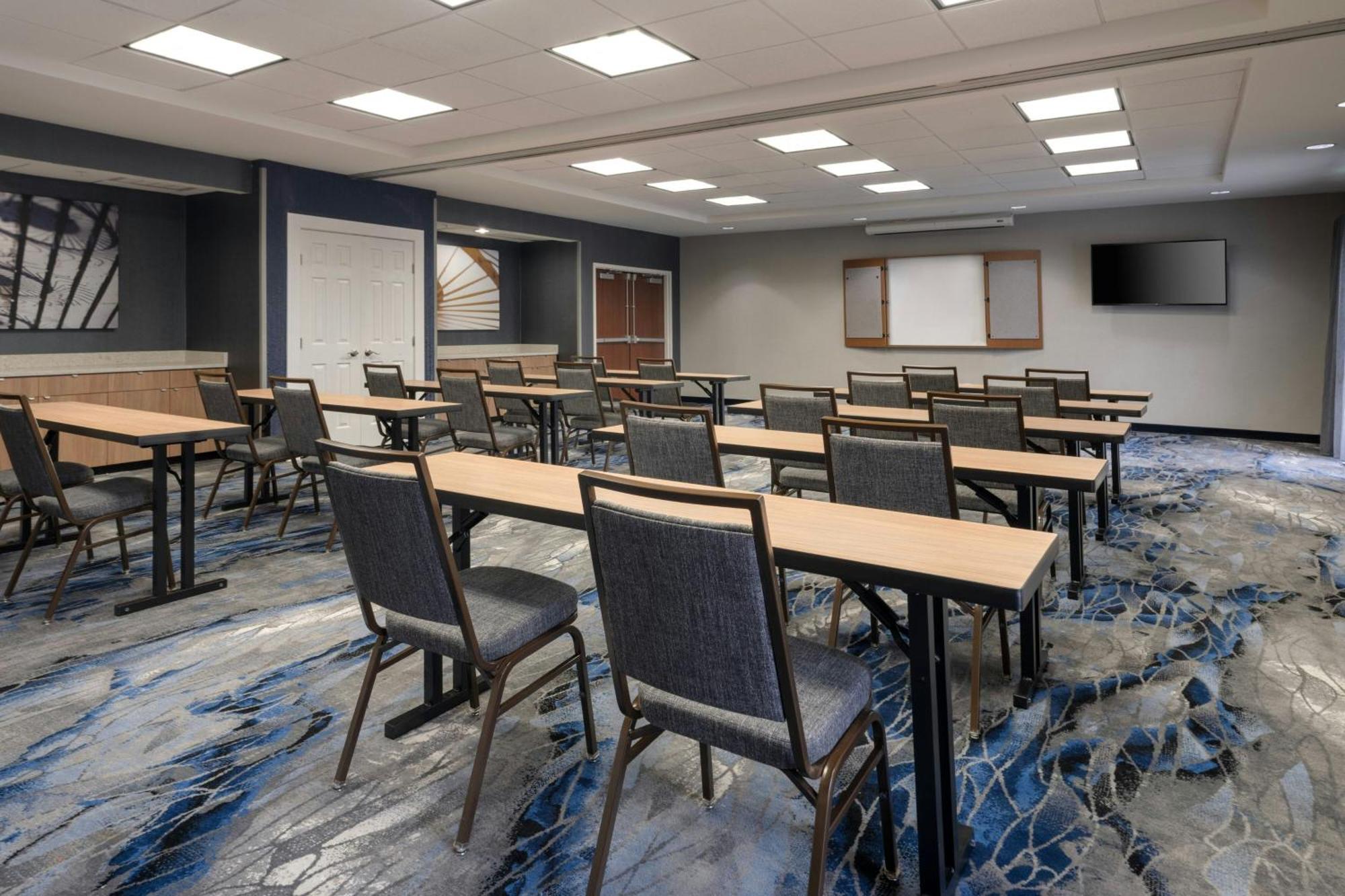 Fairfield Inn & Suites Дентън Екстериор снимка