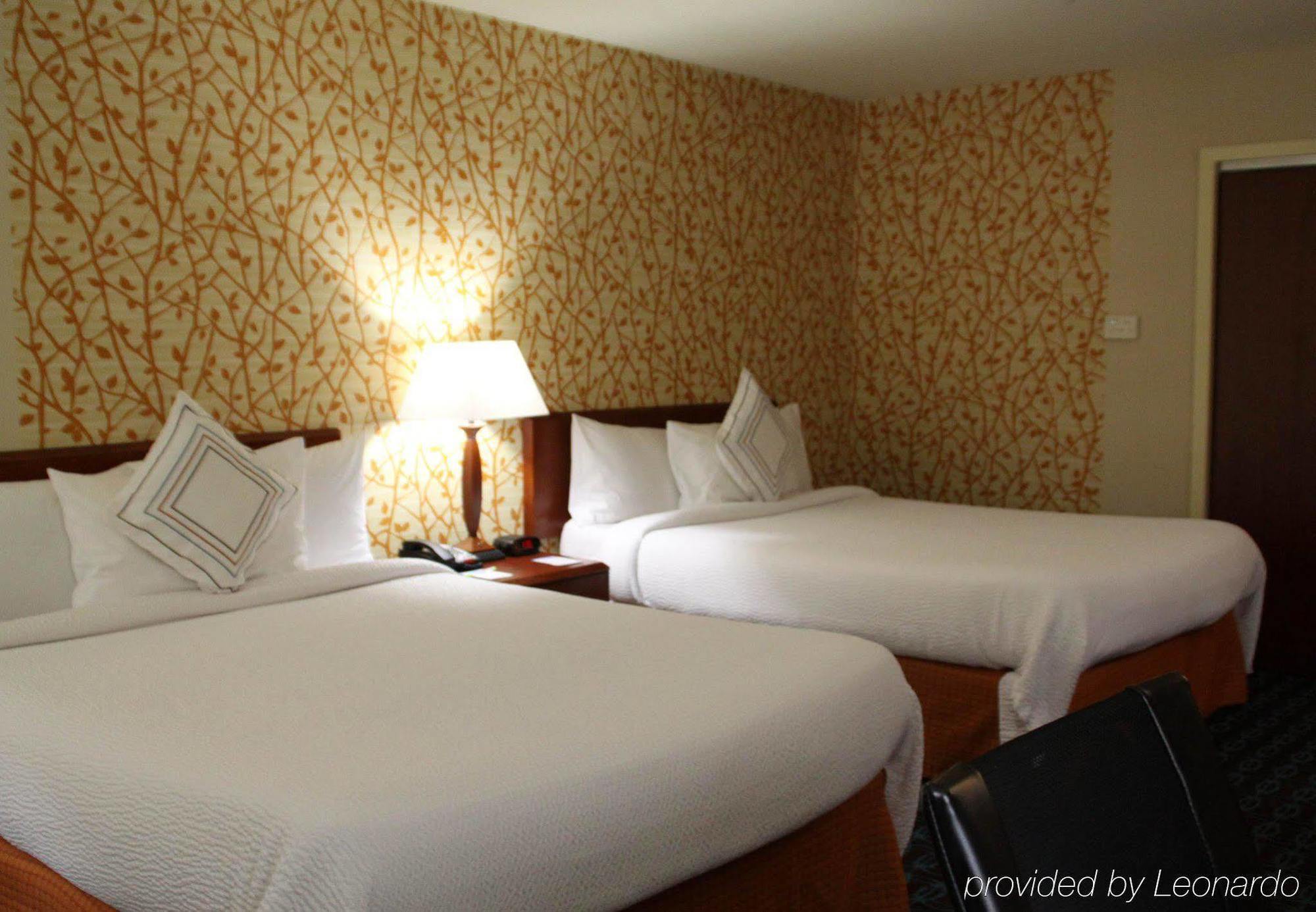 Fairfield Inn & Suites Дентън Екстериор снимка