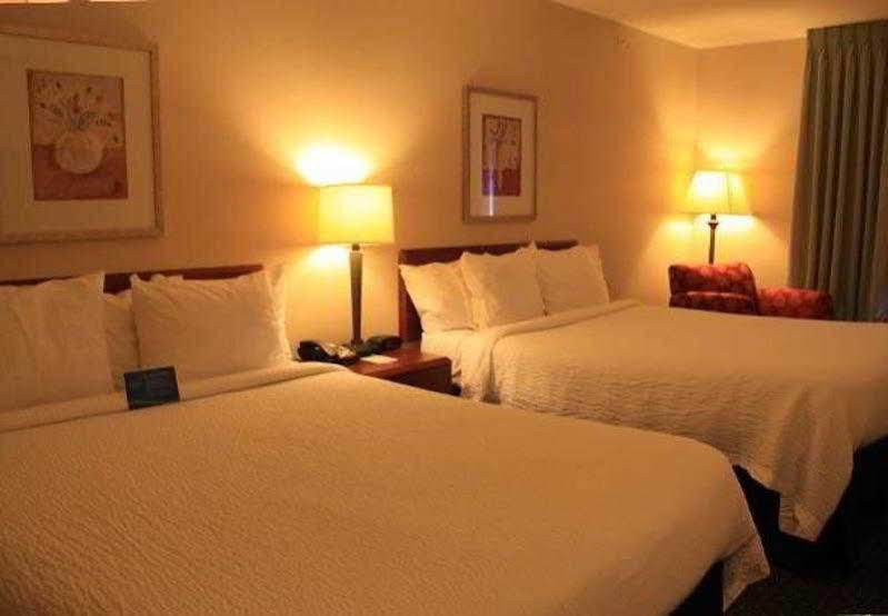 Fairfield Inn & Suites Дентън Екстериор снимка